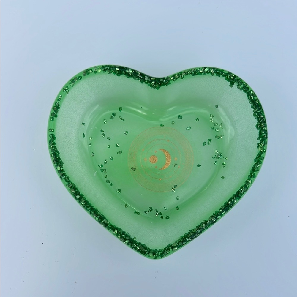 ❤️ 2 x $20 Green Heart-Shaped Decorative Bowl